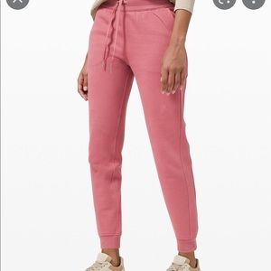 Lululemon scuba high rise jogger 28’’ brier rose
